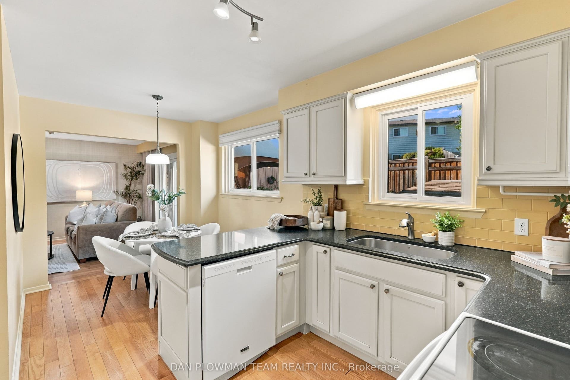 51 Rosalynne Avenue, Clarington, Durham ON L1C 3X7