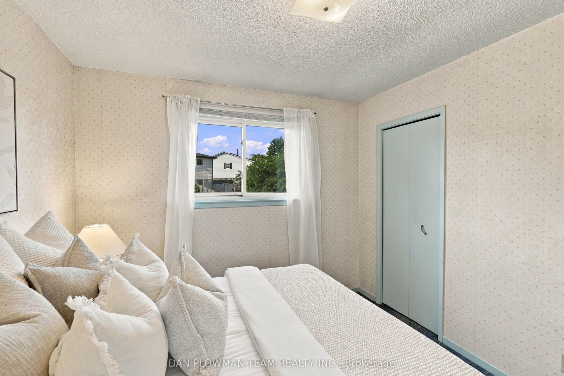 51 Rosalynne Avenue, Clarington, Durham ON L1C 3X7