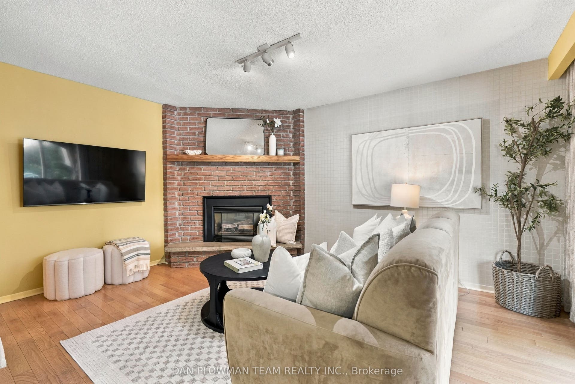 51 Rosalynne Avenue, Clarington, Durham ON L1C 3X7
