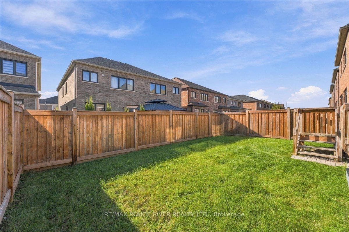 520 Coronation Road, Whitby, Durham ON L1P 0N4