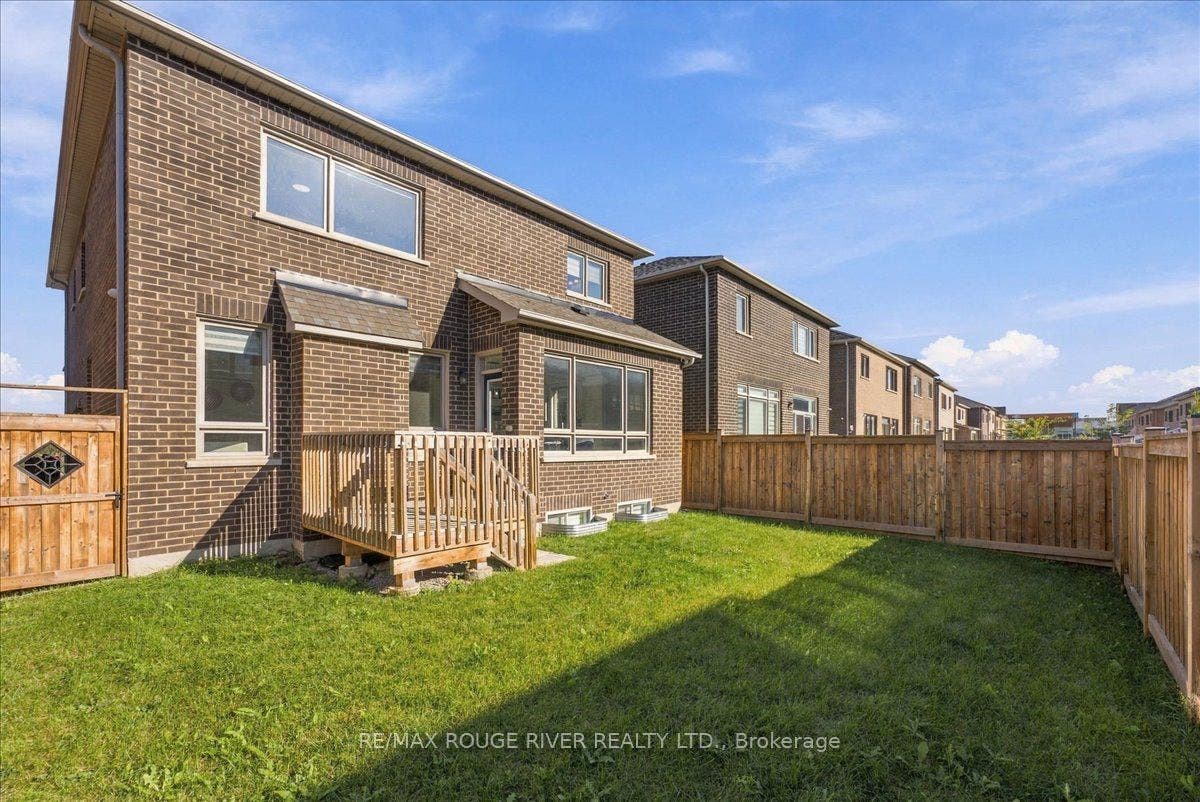 520 Coronation Road, Whitby, Durham ON L1P 0N4