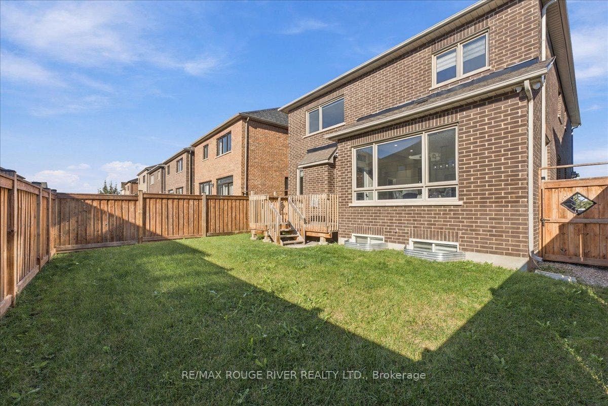 520 Coronation Road, Whitby, Durham ON L1P 0N4