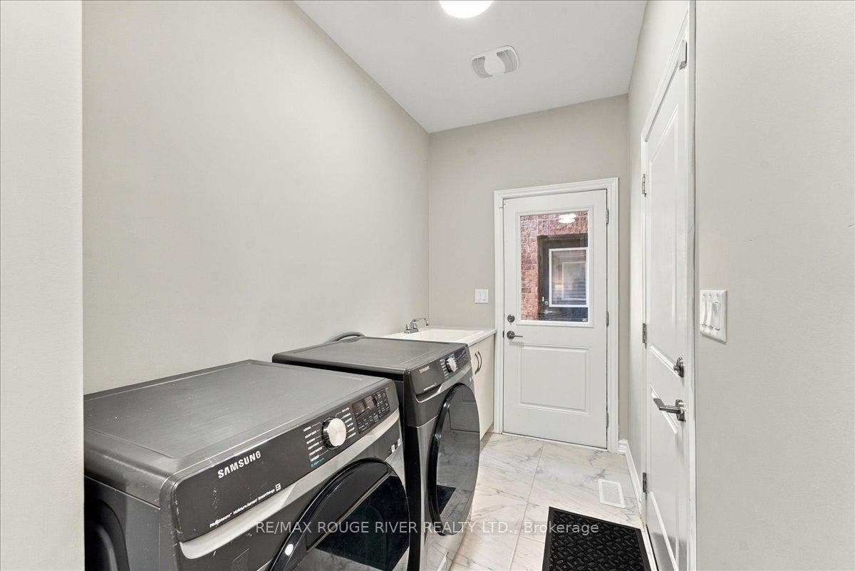 520 Coronation Road, Whitby, Durham ON L1P 0N4