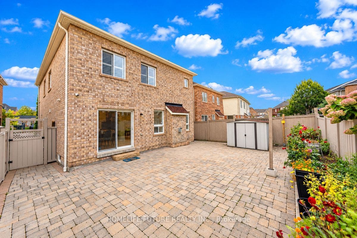 25 Thackery Drive, Ajax, Durham ON L1T 0G5