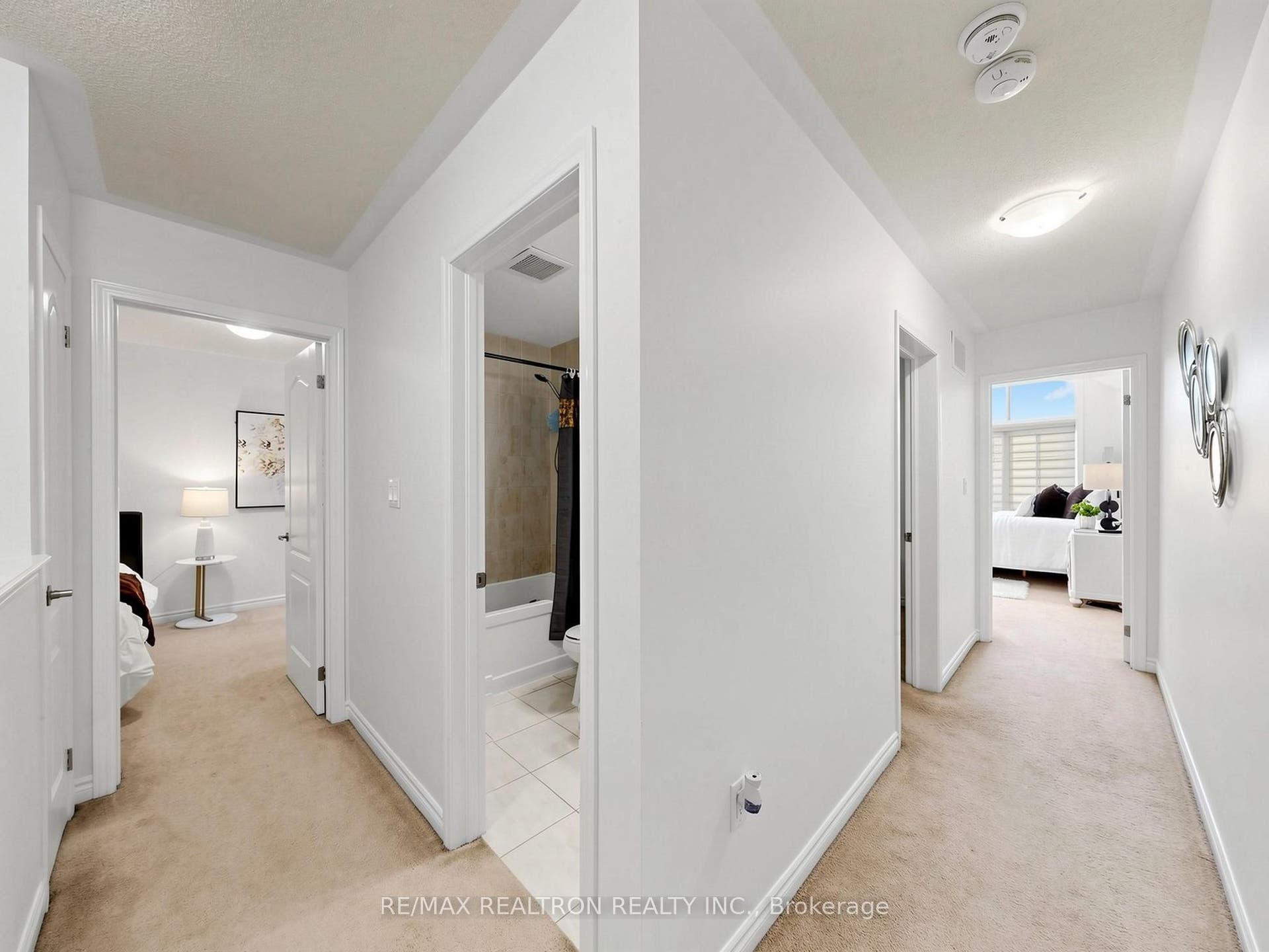 1072 Clipper Lane, Pickering, Pickering, Durham ON L1X 0E8