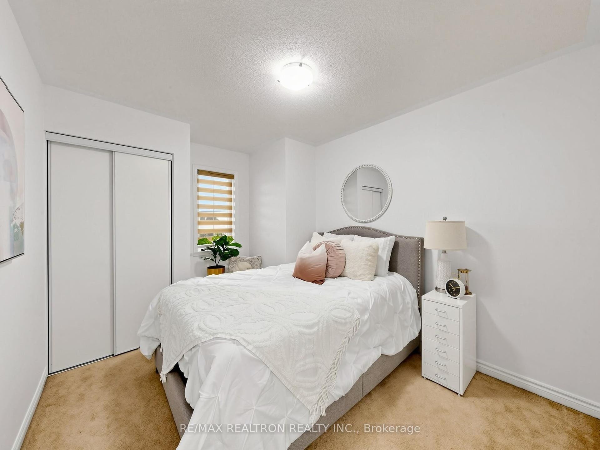 1072 Clipper Lane, Pickering, Pickering, Durham ON L1X 0E8