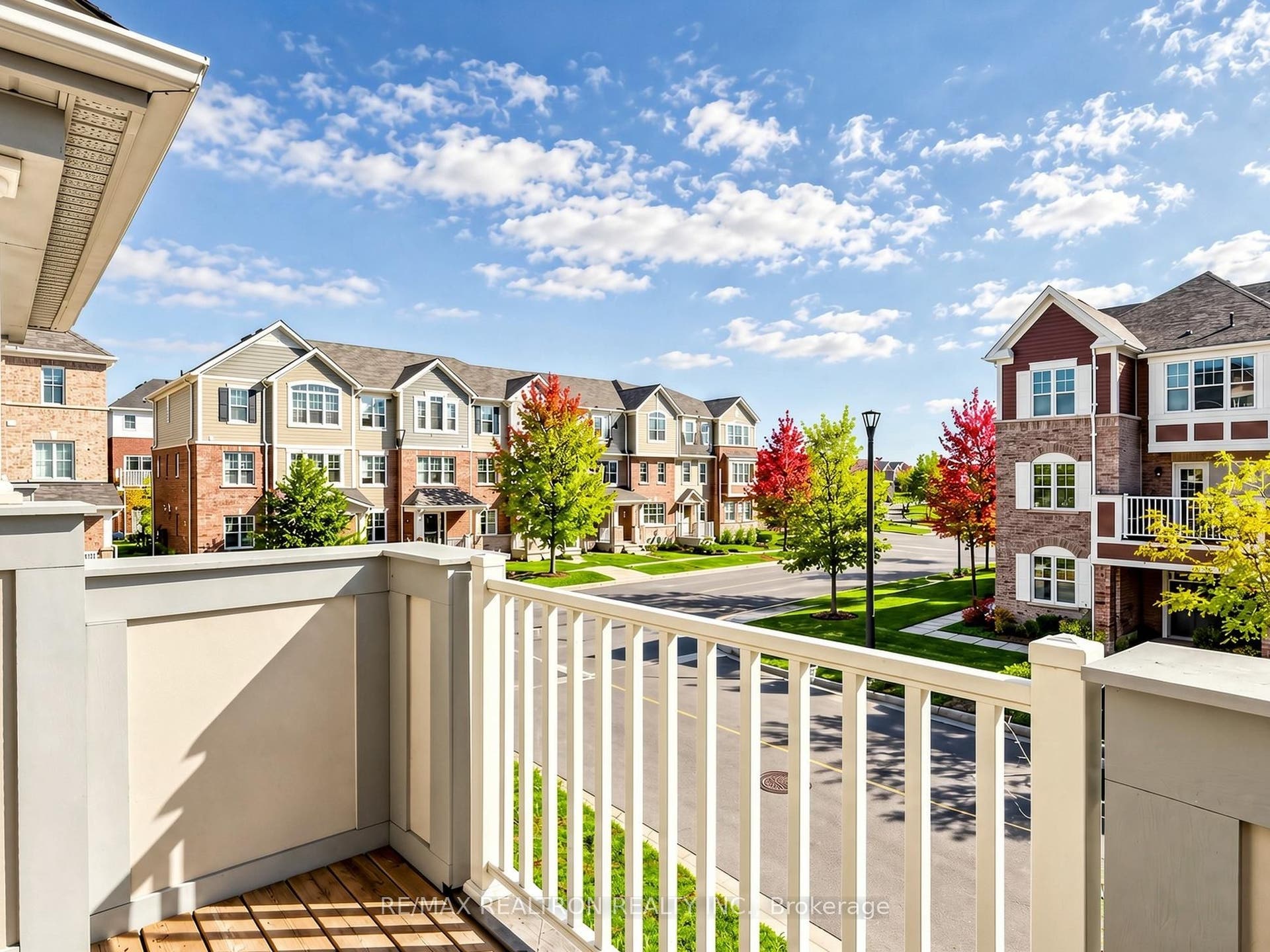 1072 Clipper Lane, Pickering, Pickering, Durham ON L1X 0E8