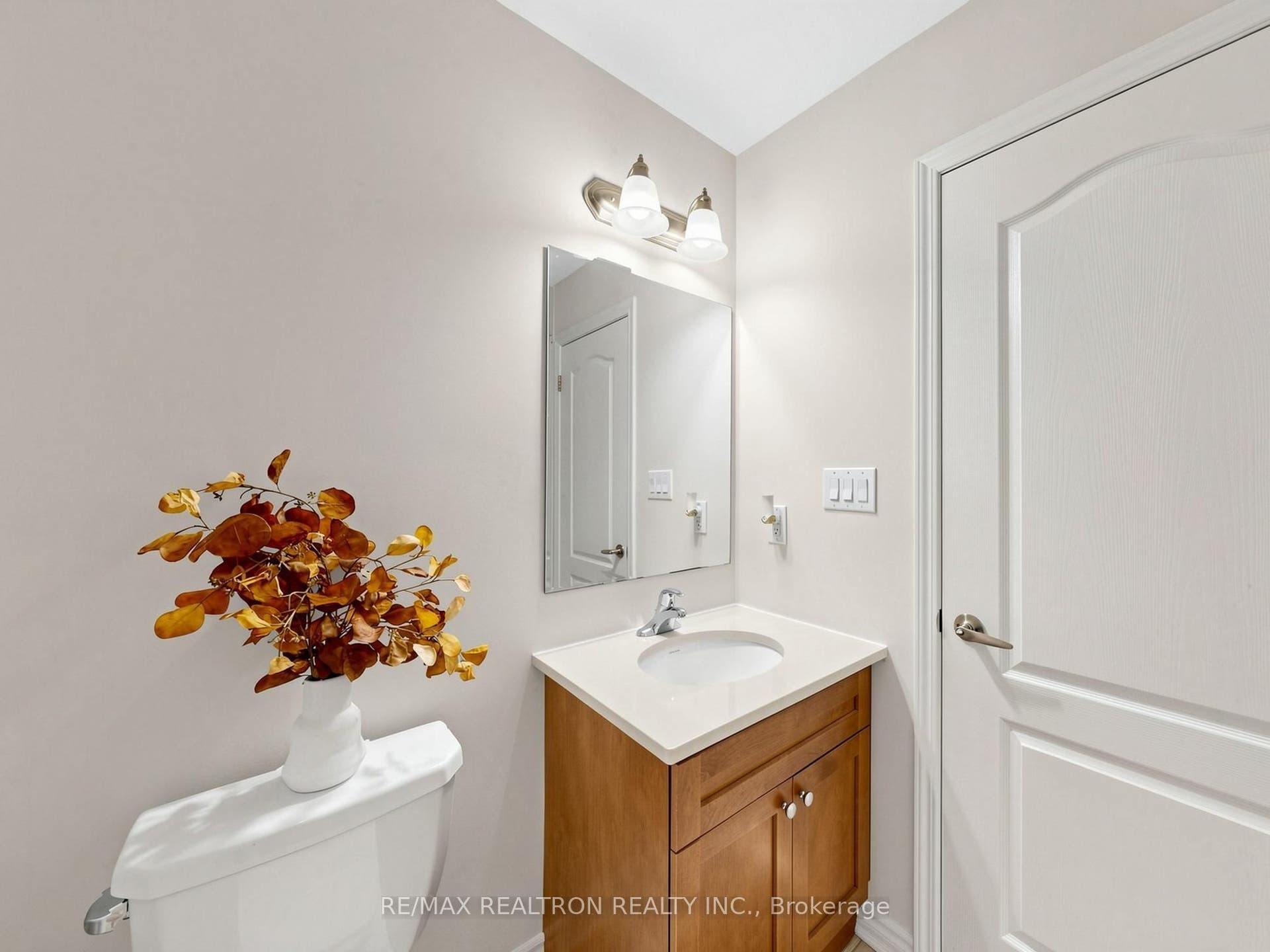 1072 Clipper Lane, Pickering, Pickering, Durham ON L1X 0E8