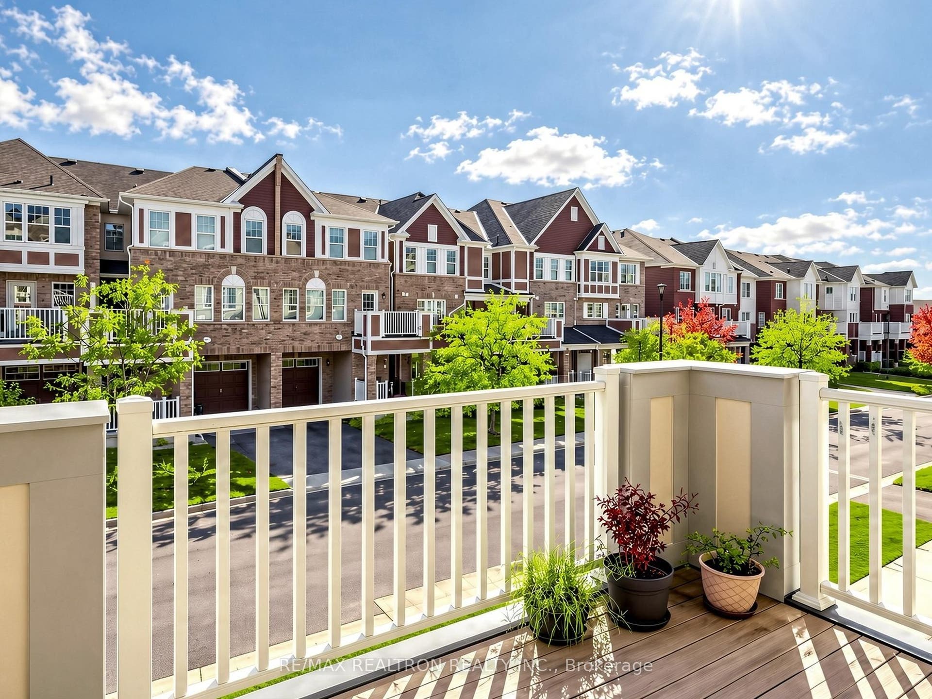 1072 Clipper Lane, Pickering, Pickering, Durham ON L1X 0E8