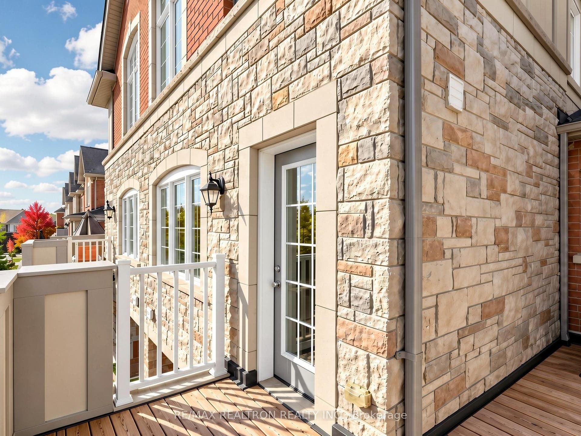1072 Clipper Lane, Pickering, Pickering, Durham ON L1X 0E8