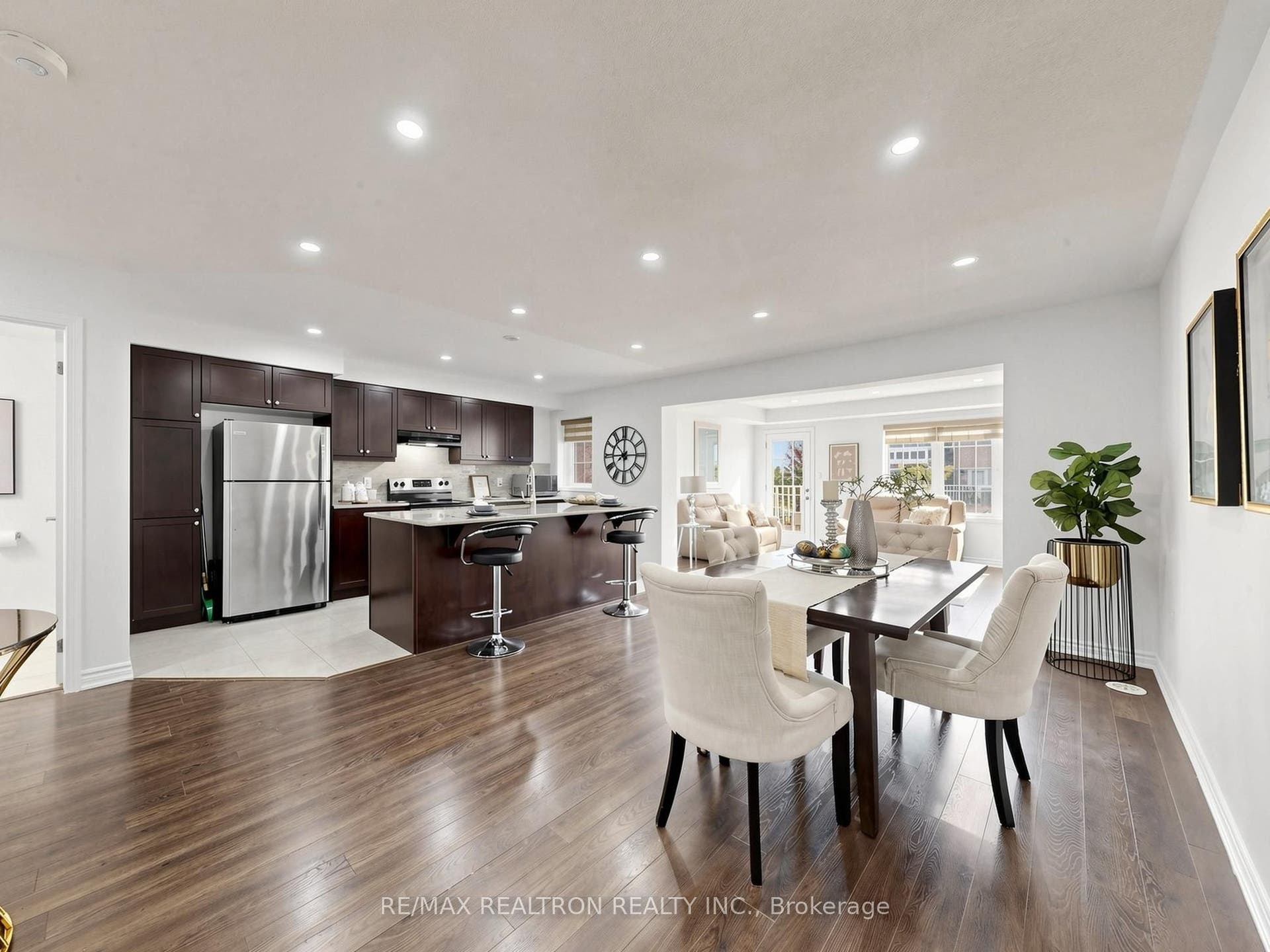 1072 Clipper Lane, Pickering, Pickering, Durham ON L1X 0E8
