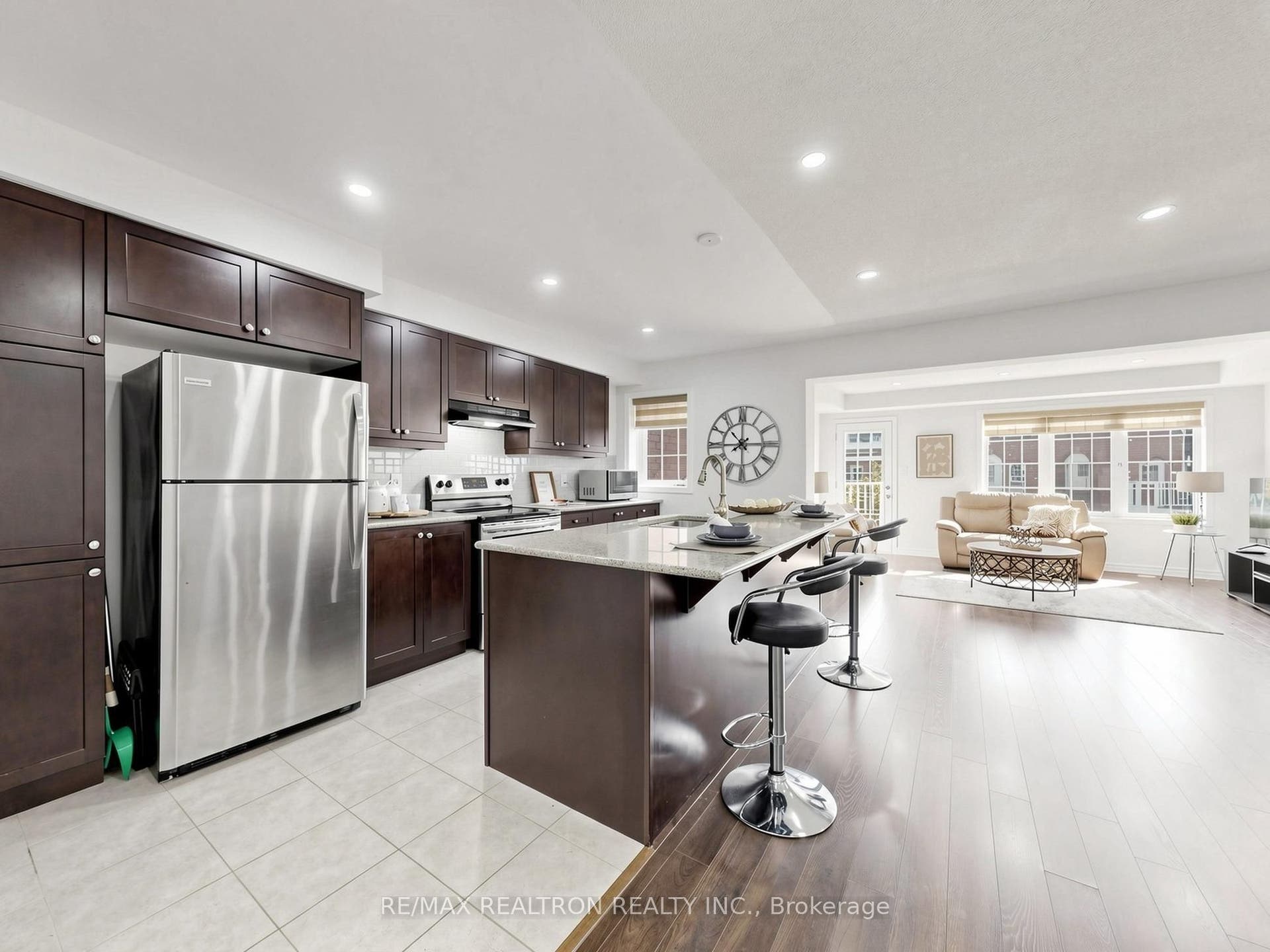 1072 Clipper Lane, Pickering, Pickering, Durham ON L1X 0E8