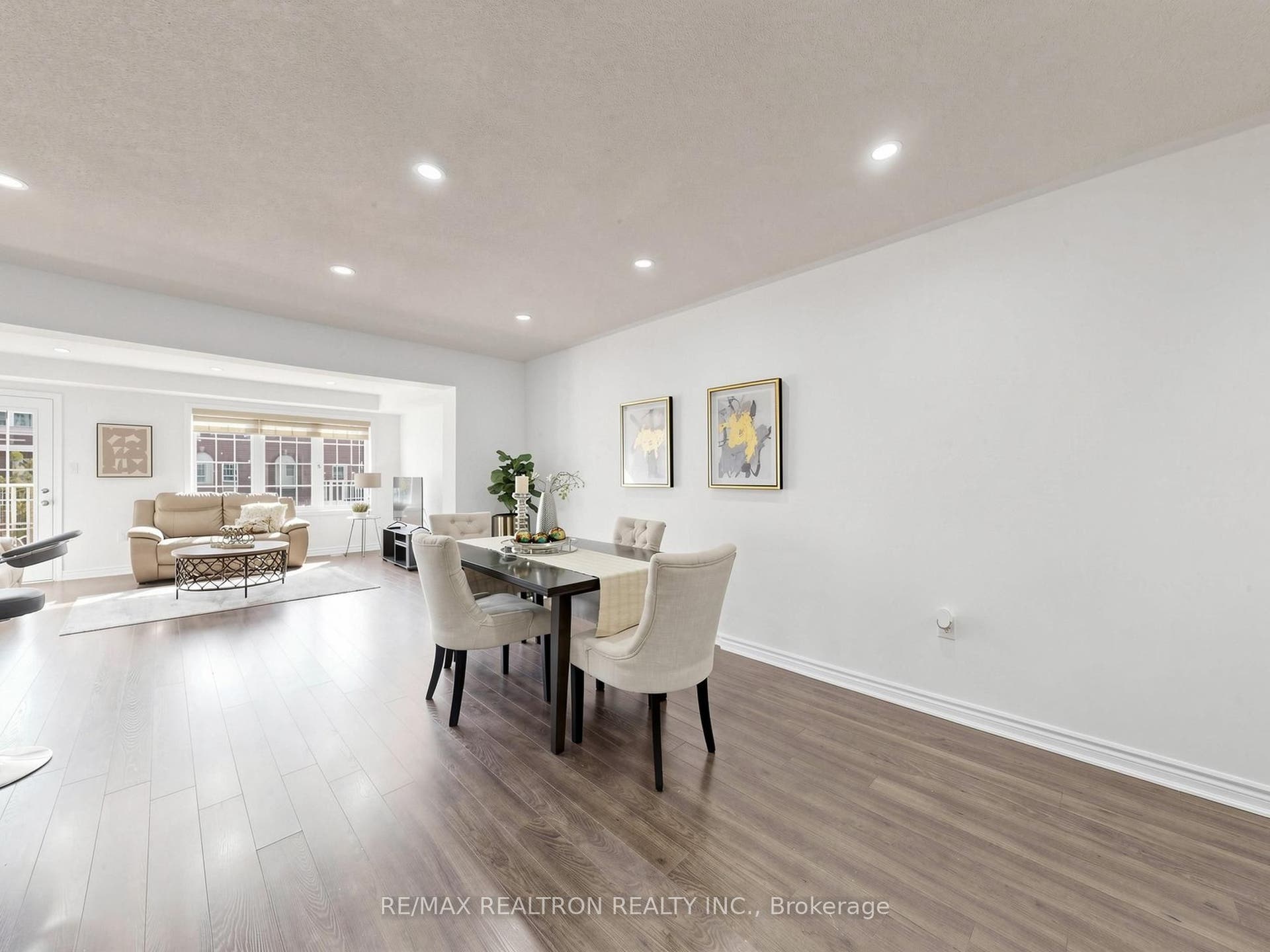1072 Clipper Lane, Pickering, Pickering, Durham ON L1X 0E8