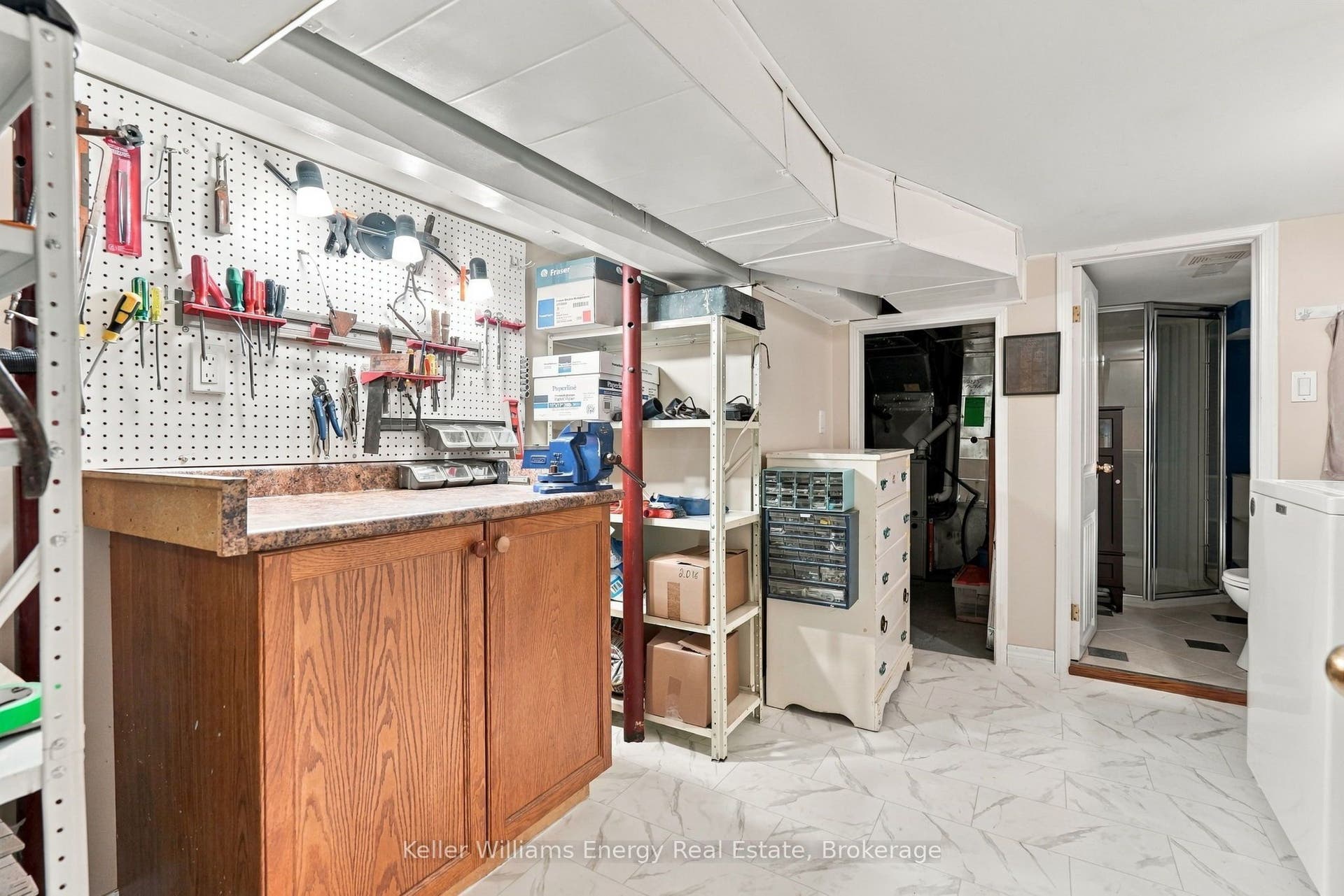 256 Grooms Avenue, Oshawa, Oshawa, Durham ON L1G 4A3