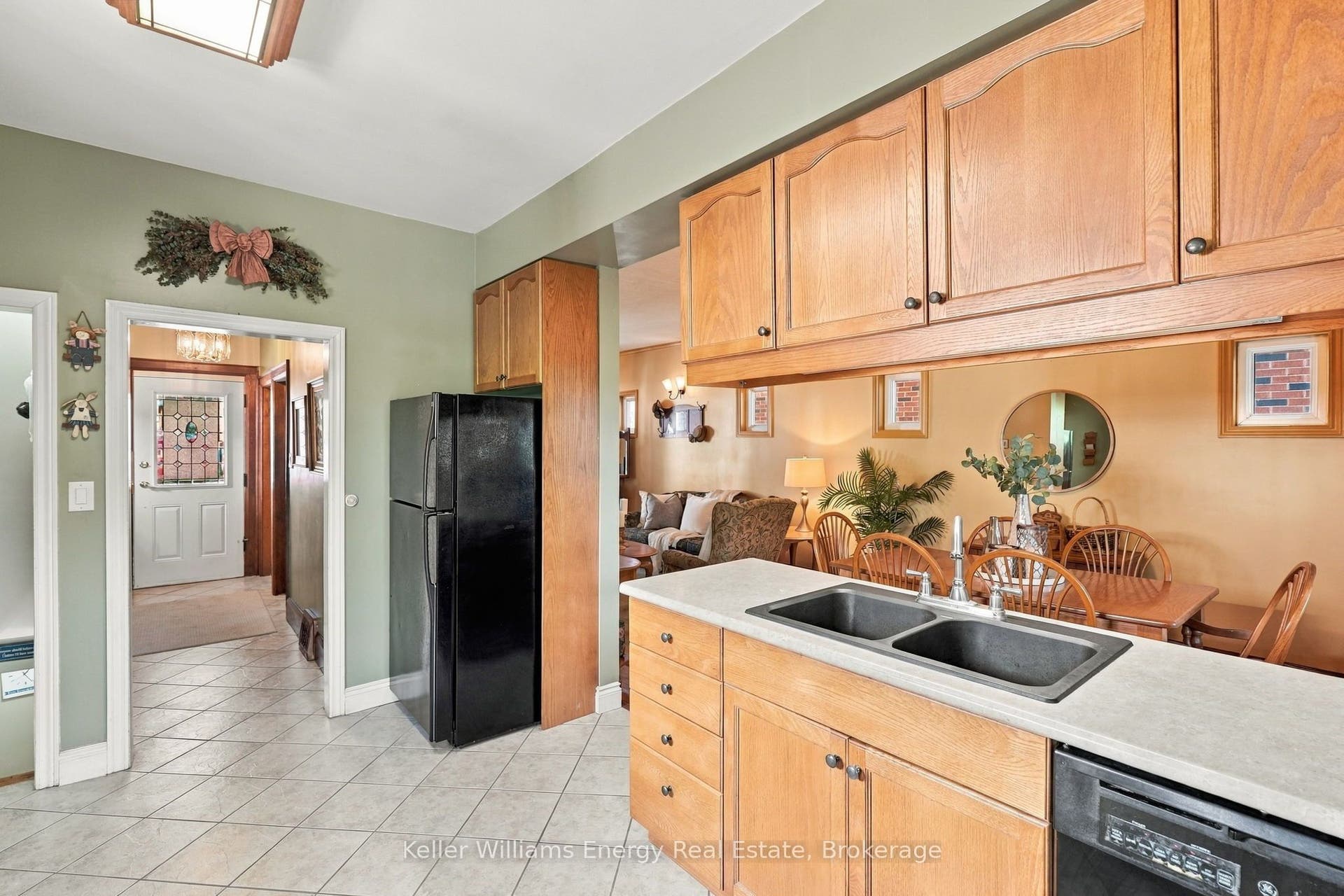 256 Grooms Avenue, Oshawa, Oshawa, Durham ON L1G 4A3