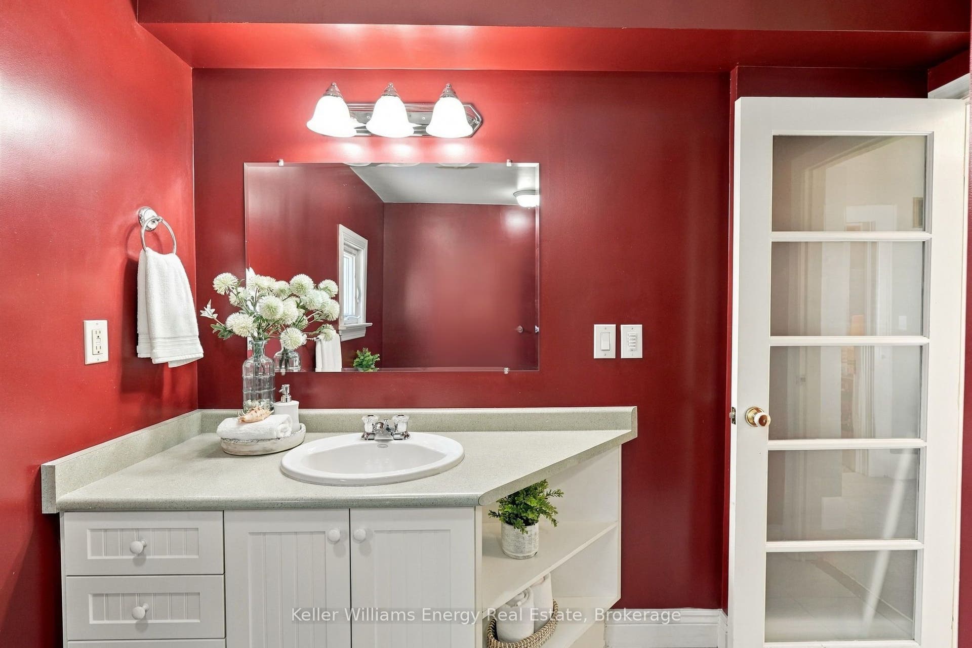 256 Grooms Avenue, Oshawa, Oshawa, Durham ON L1G 4A3