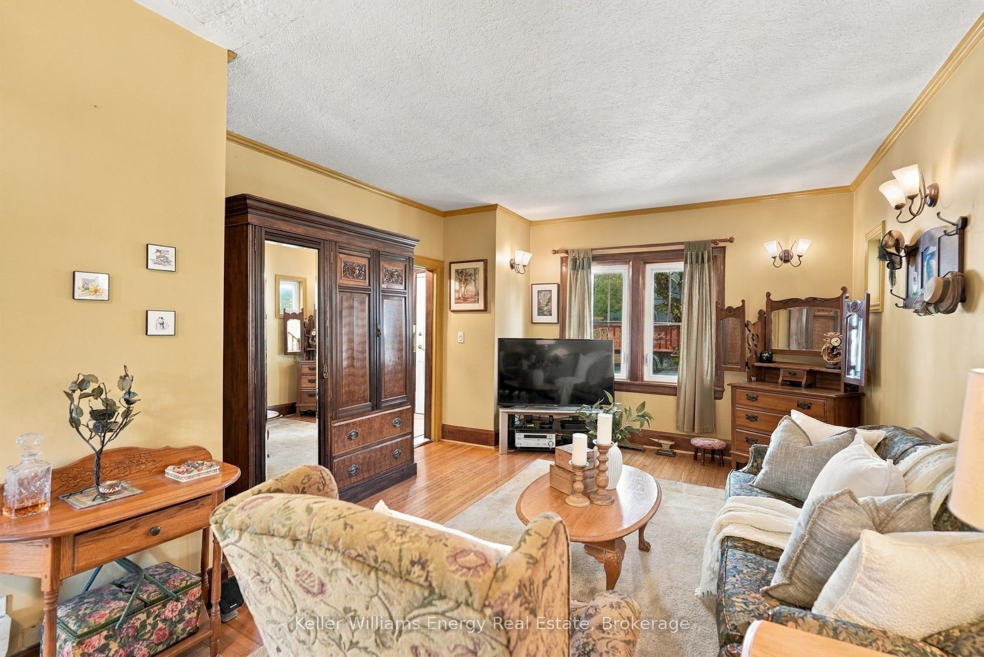 256 Grooms Avenue, Oshawa, Oshawa, Durham ON L1G 4A3