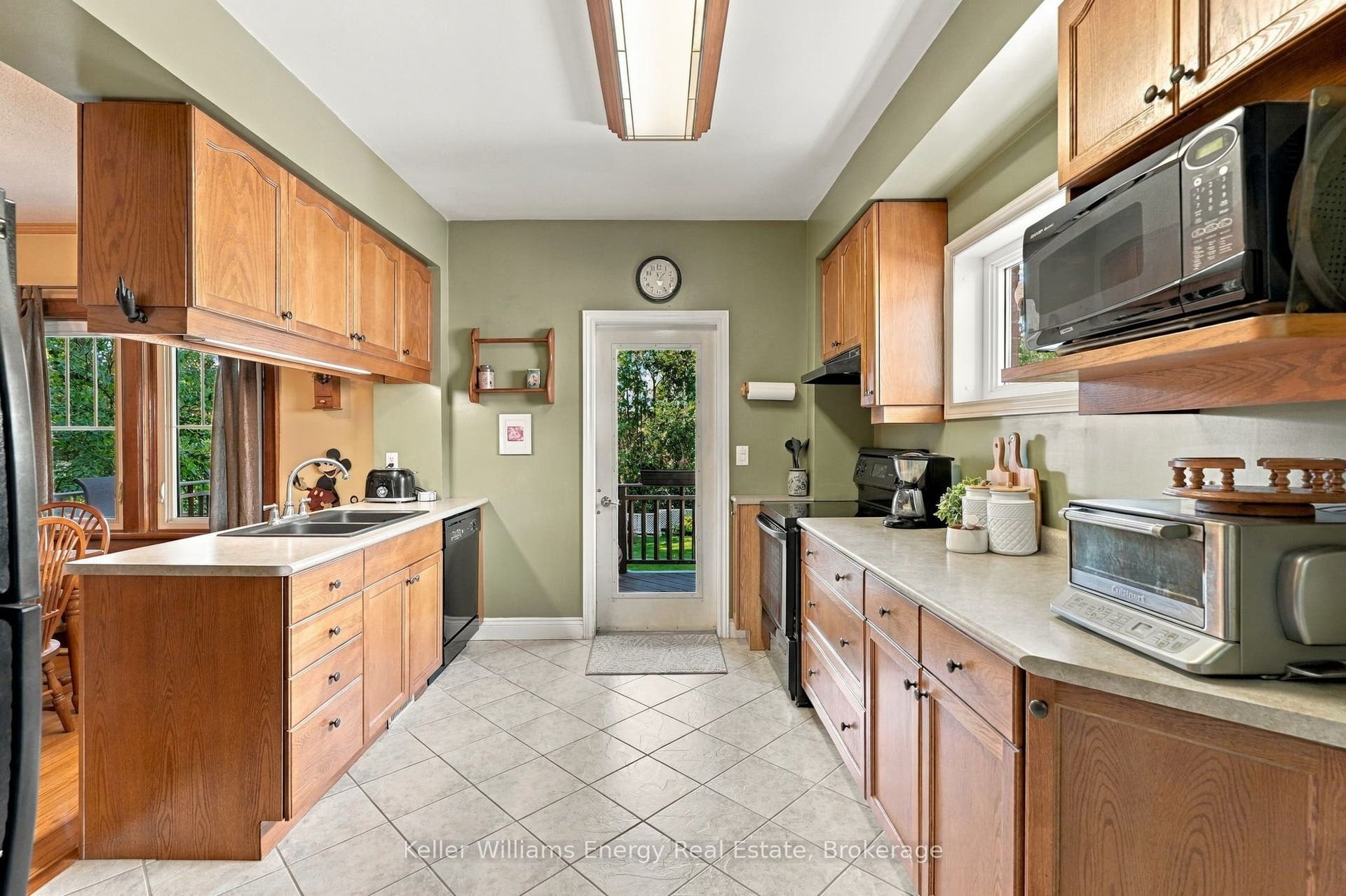 256 Grooms Avenue, Oshawa, Oshawa, Durham ON L1G 4A3