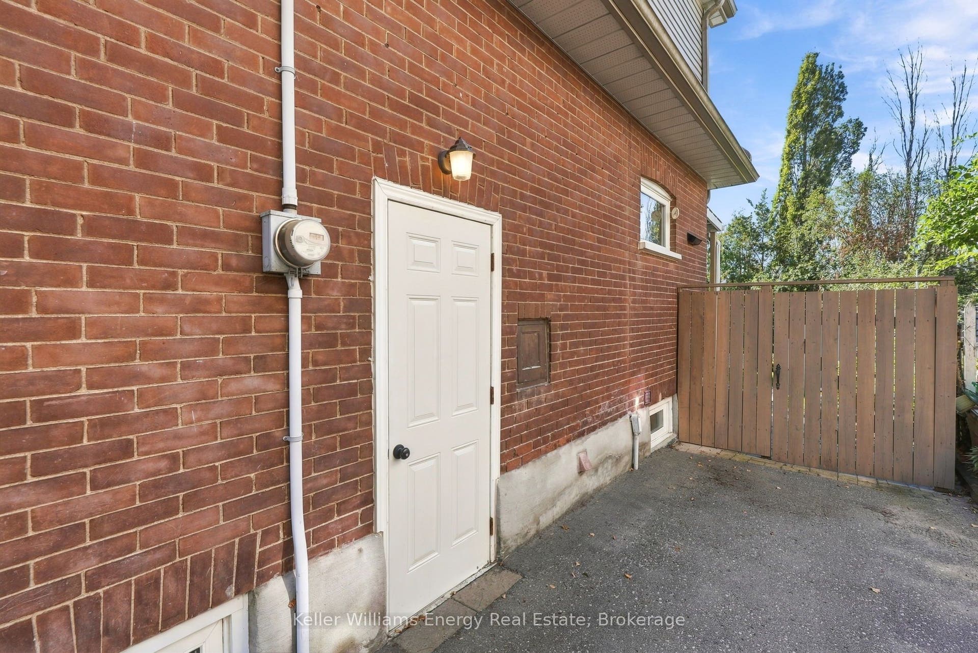 256 Grooms Avenue, Oshawa, Oshawa, Durham ON L1G 4A3