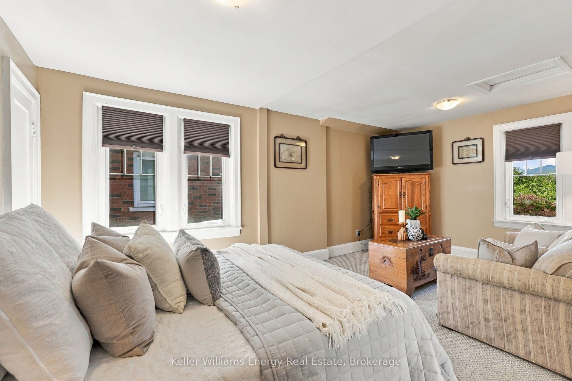 256 Grooms Avenue, Oshawa, Oshawa, Durham ON L1G 4A3