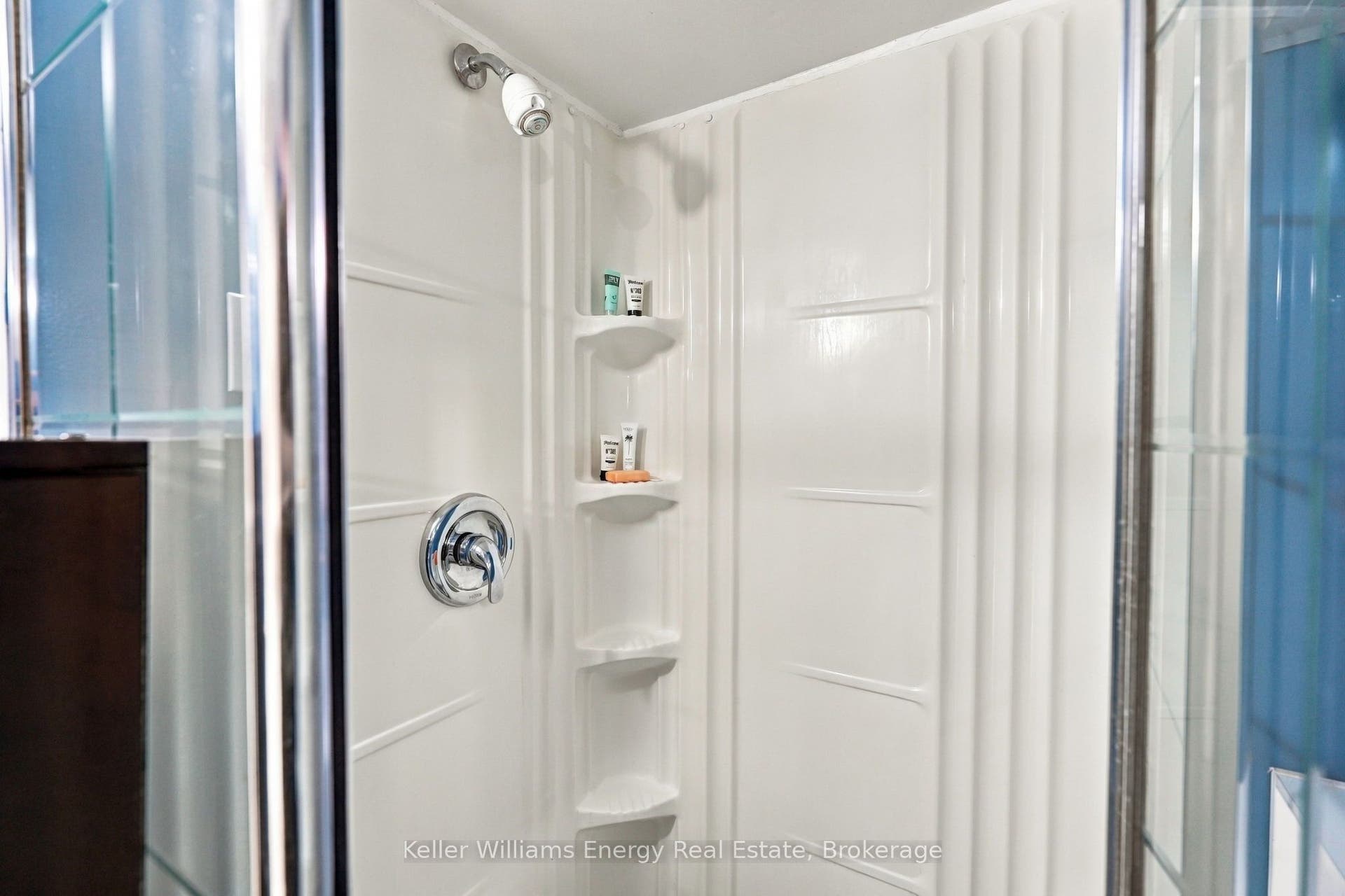 256 Grooms Avenue, Oshawa, Oshawa, Durham ON L1G 4A3
