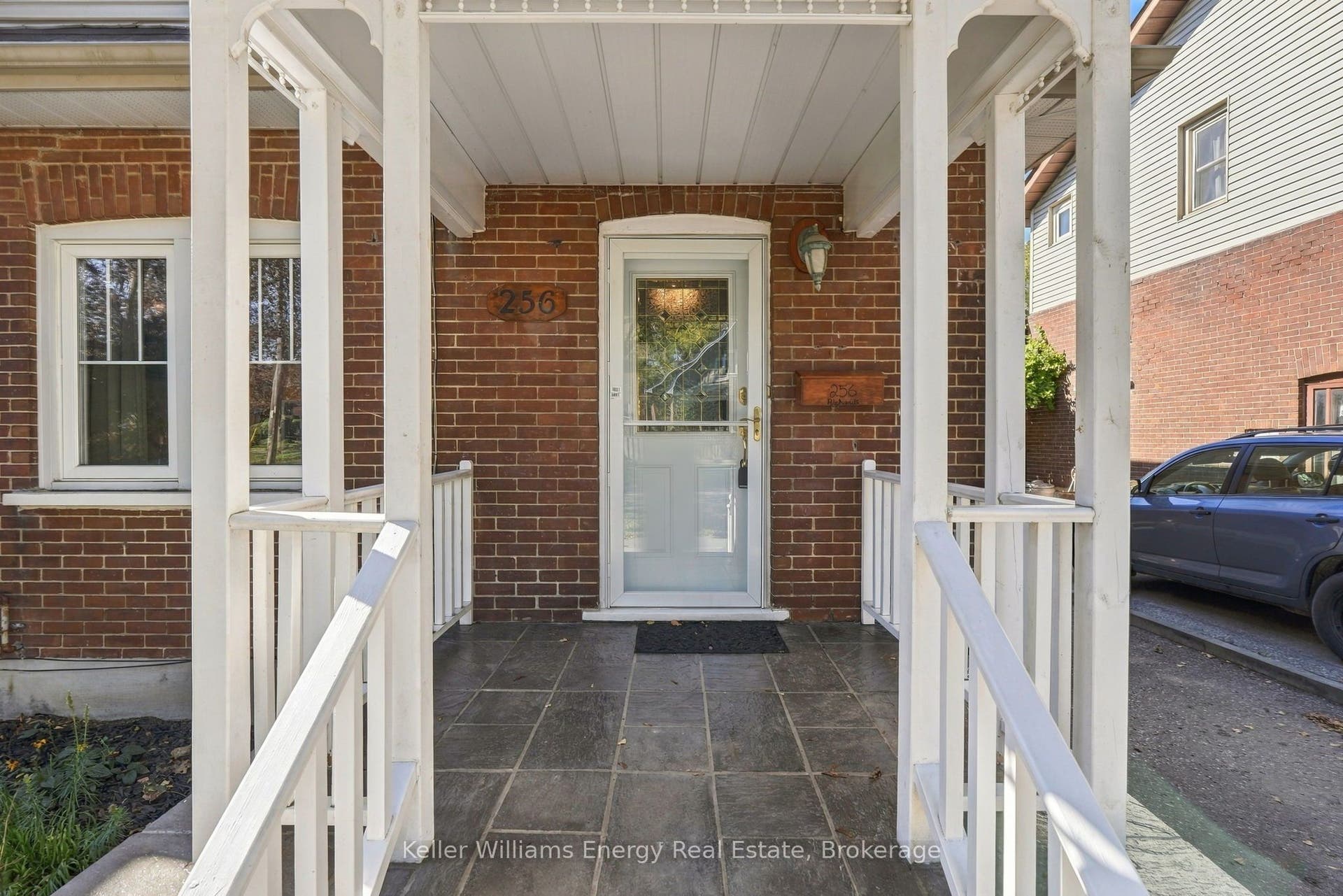256 Grooms Avenue, Oshawa, Oshawa, Durham ON L1G 4A3