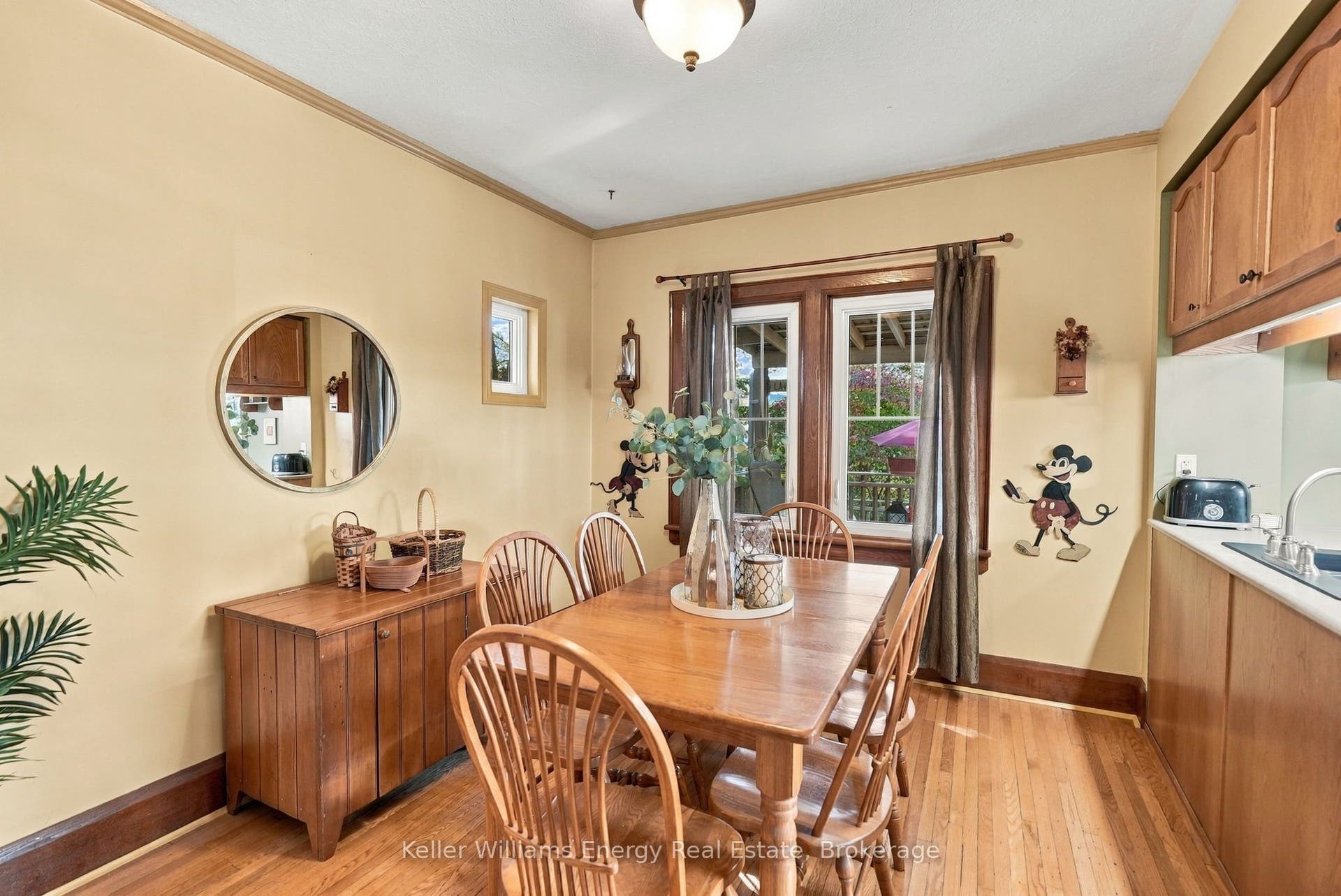 256 Grooms Avenue, Oshawa, Oshawa, Durham ON L1G 4A3