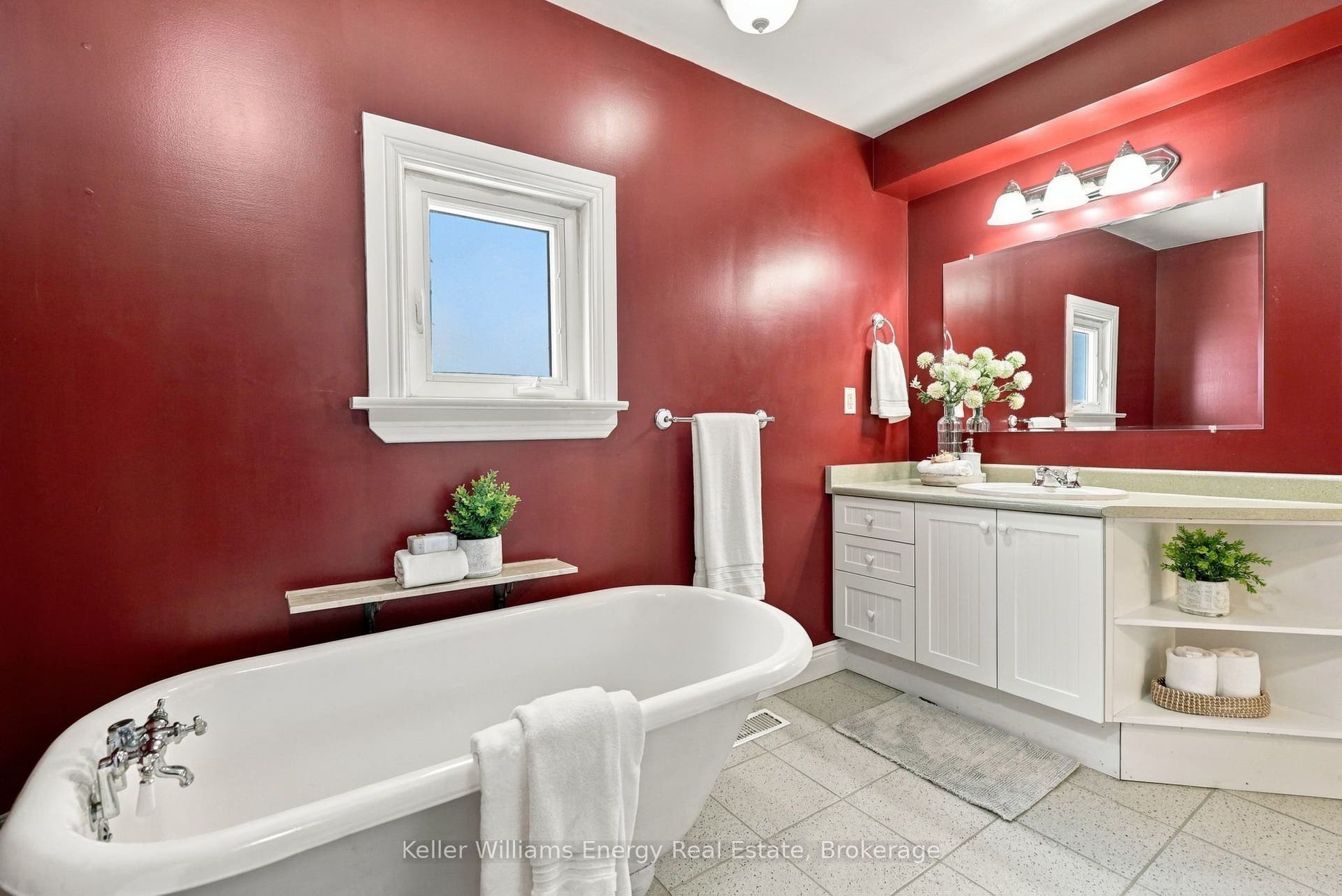 256 Grooms Avenue, Oshawa, Oshawa, Durham ON L1G 4A3