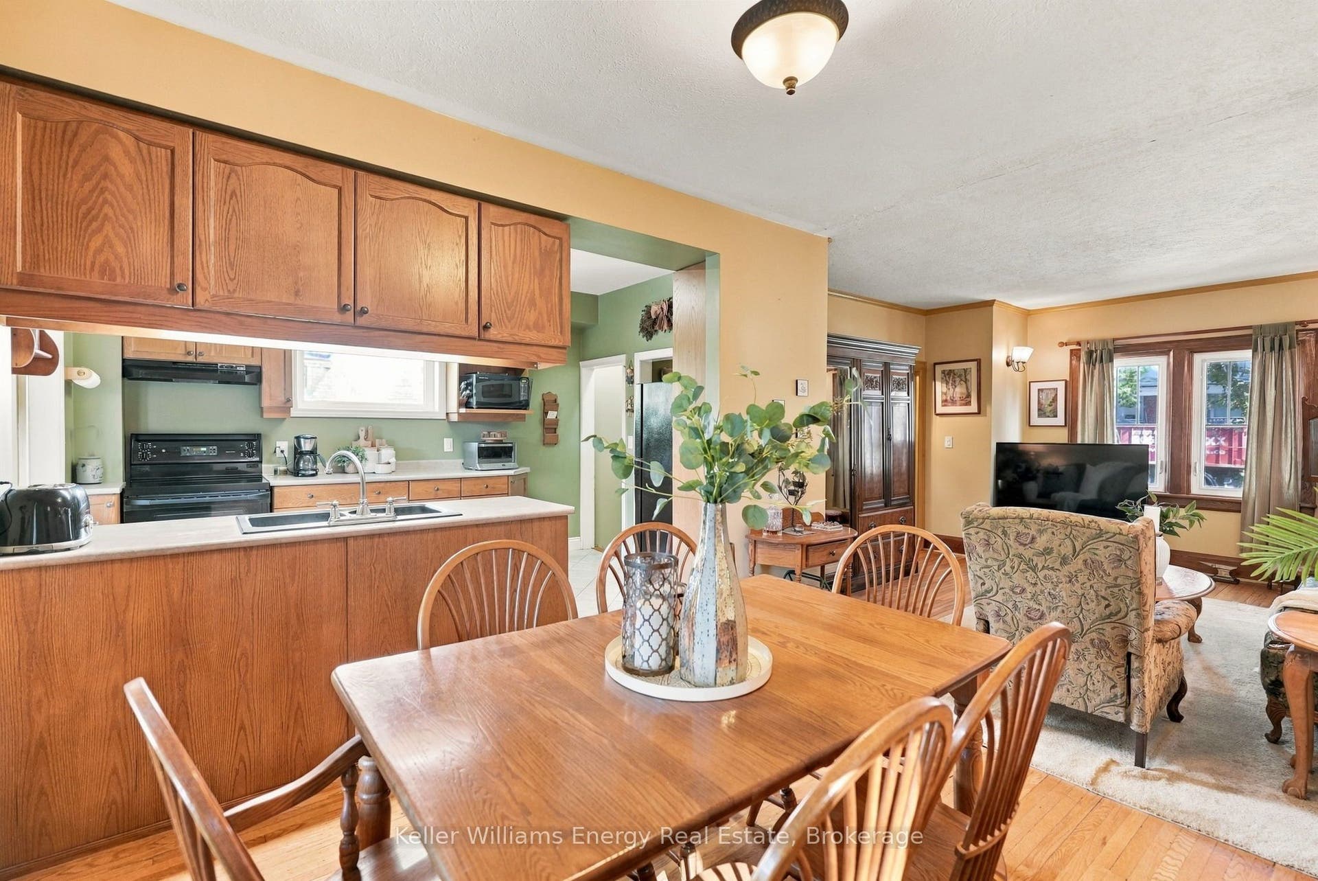 256 Grooms Avenue, Oshawa, Oshawa, Durham ON L1G 4A3