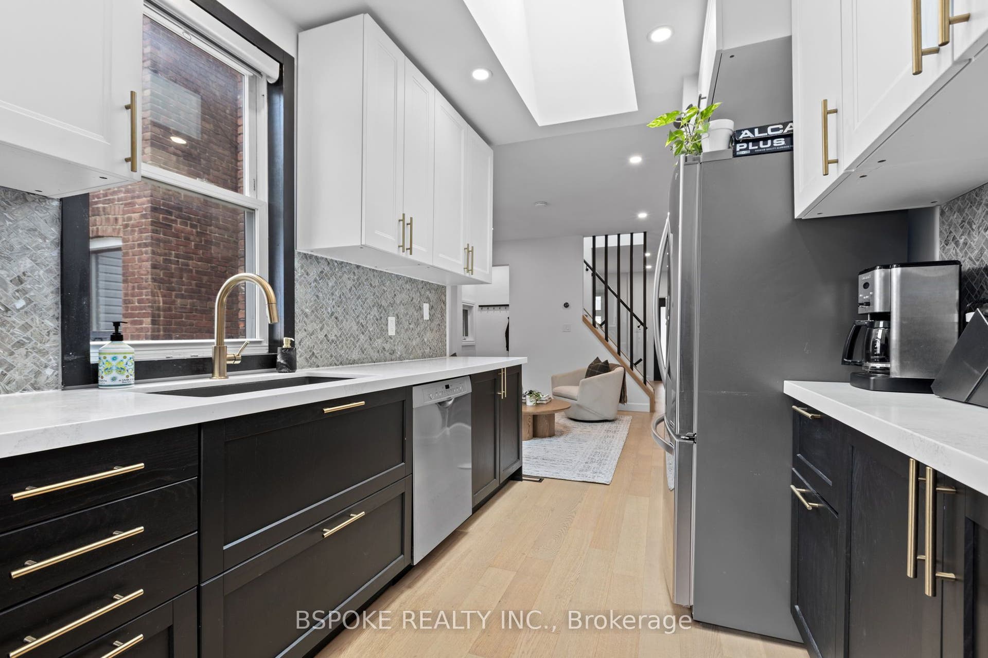 546 Main Street, Toronto E, Toronto ON M4C 4Y4