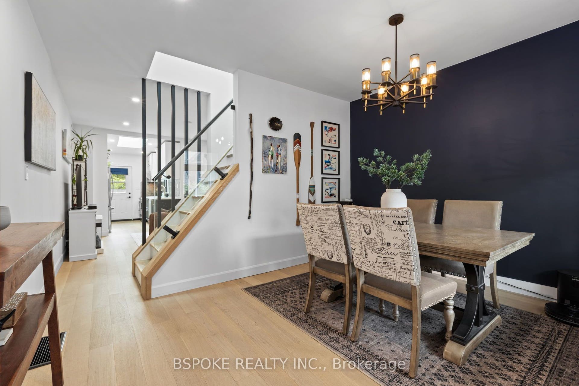 546 Main Street, Toronto E, Toronto ON M4C 4Y4