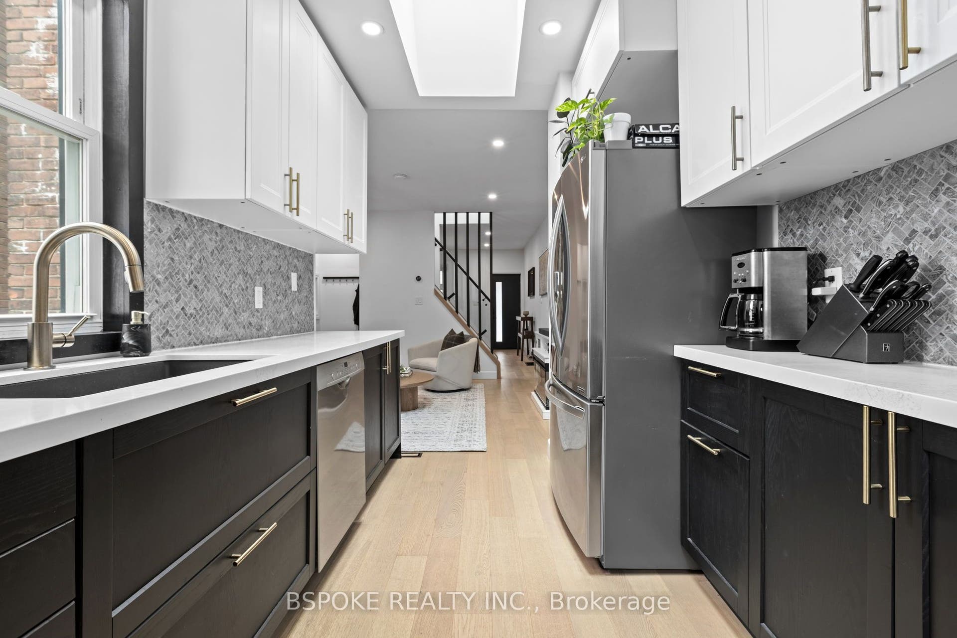 546 Main Street, Toronto E, Toronto ON M4C 4Y4