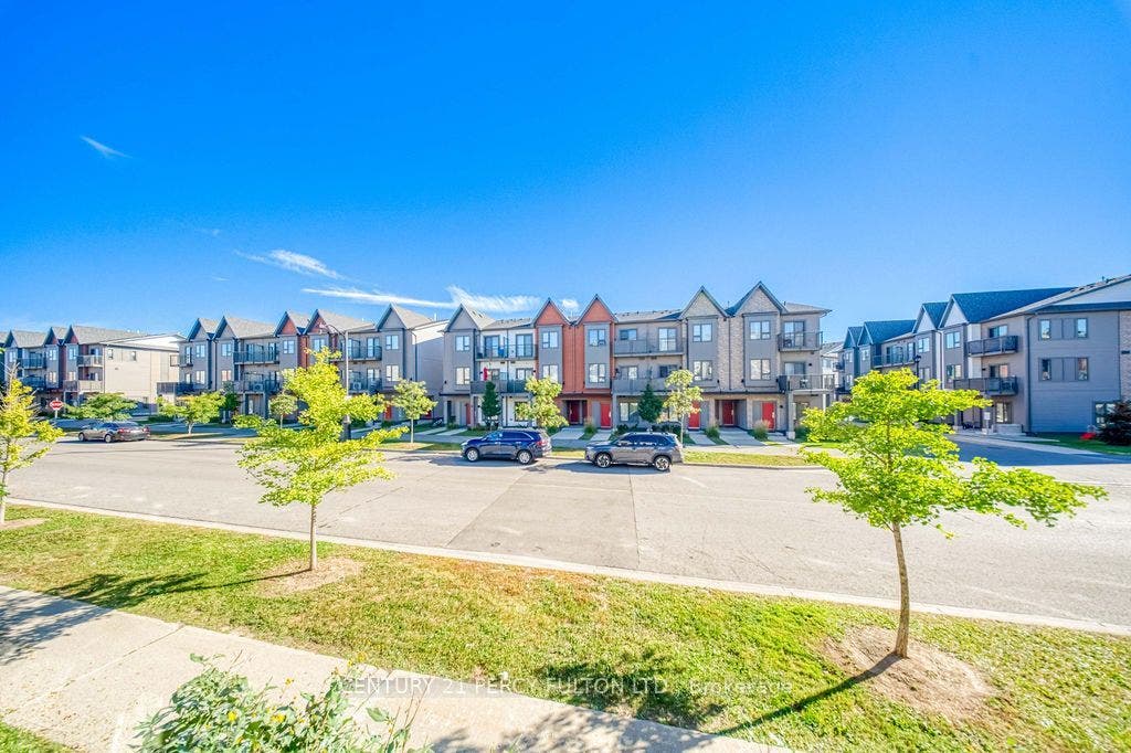 2604 William Jackson Drive, #84, Pickering, Durham ON L1X 0E4