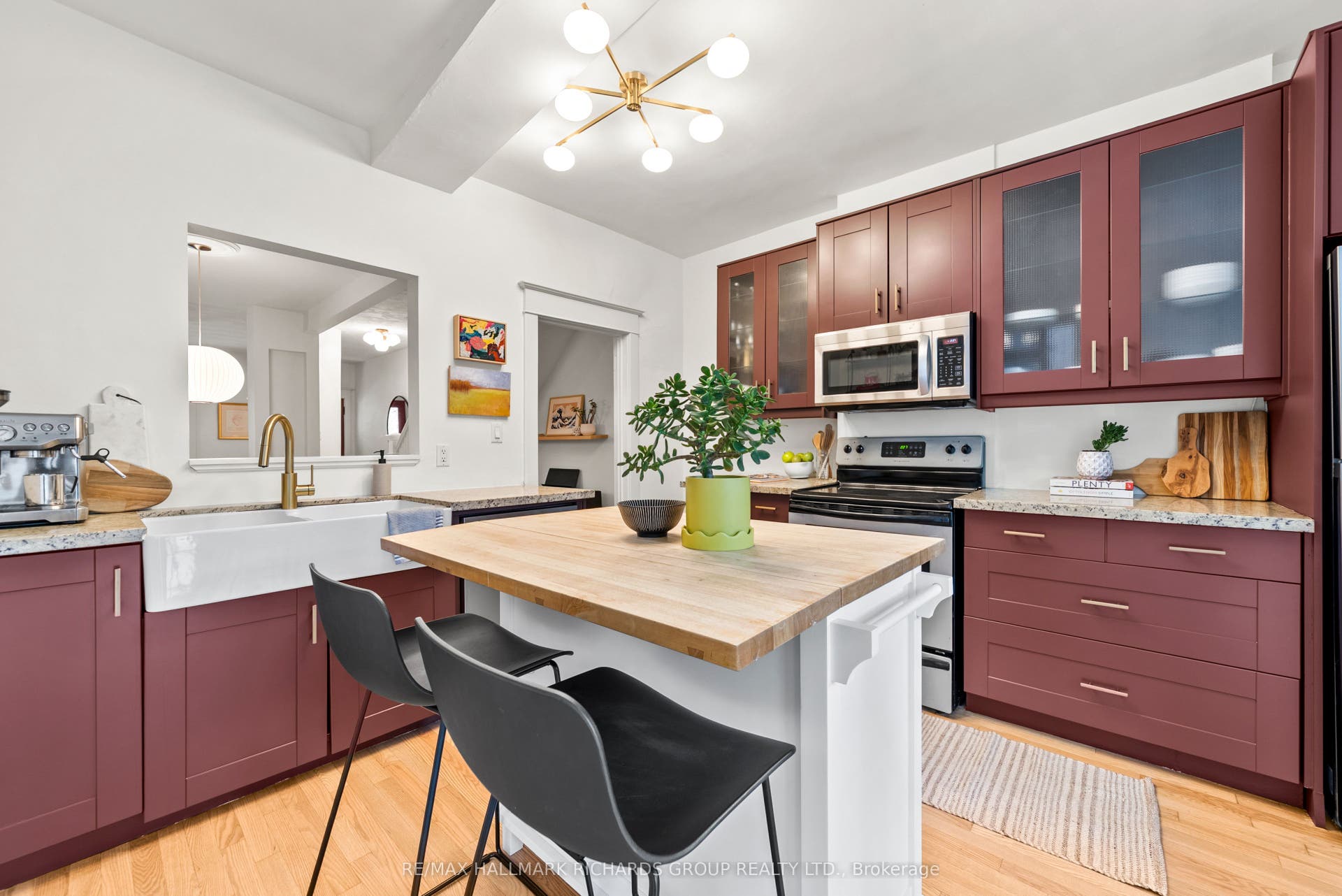 144 Beech Avenue, Toronto E, Toronto ON M4E 3H6