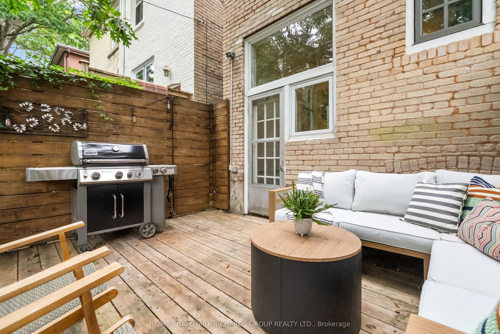 144 Beech Avenue, Toronto E, Toronto ON M4E 3H6