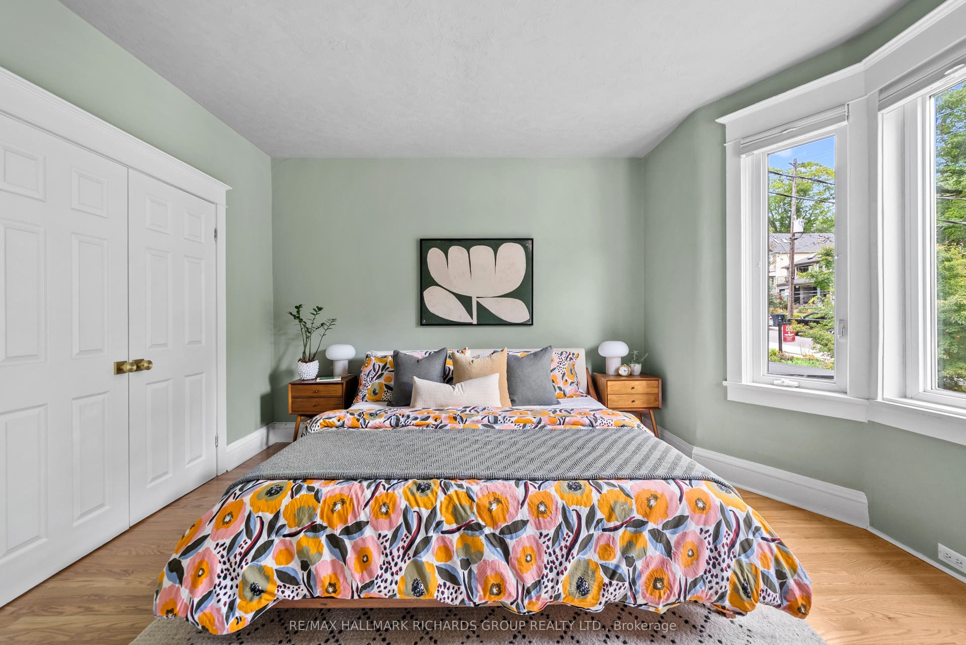 144 Beech Avenue, Toronto E, Toronto ON M4E 3H6