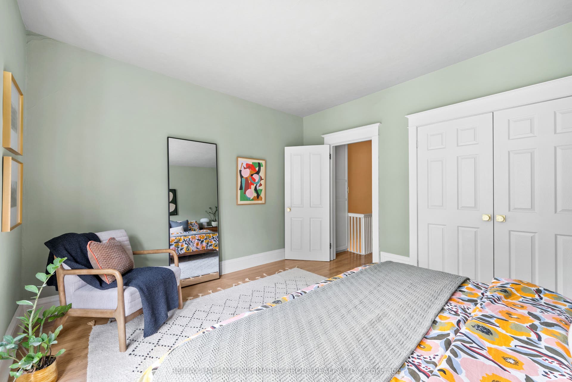 144 Beech Avenue, Toronto E, Toronto ON M4E 3H6