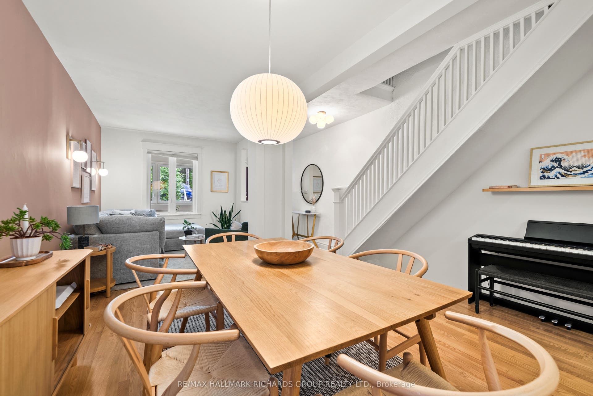 144 Beech Avenue, Toronto E, Toronto ON M4E 3H6