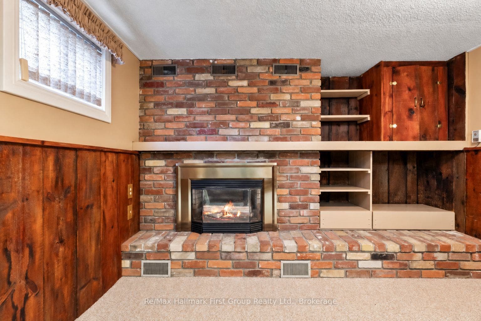 8 Calais Street, Whitby, Durham ON L1N 5M1