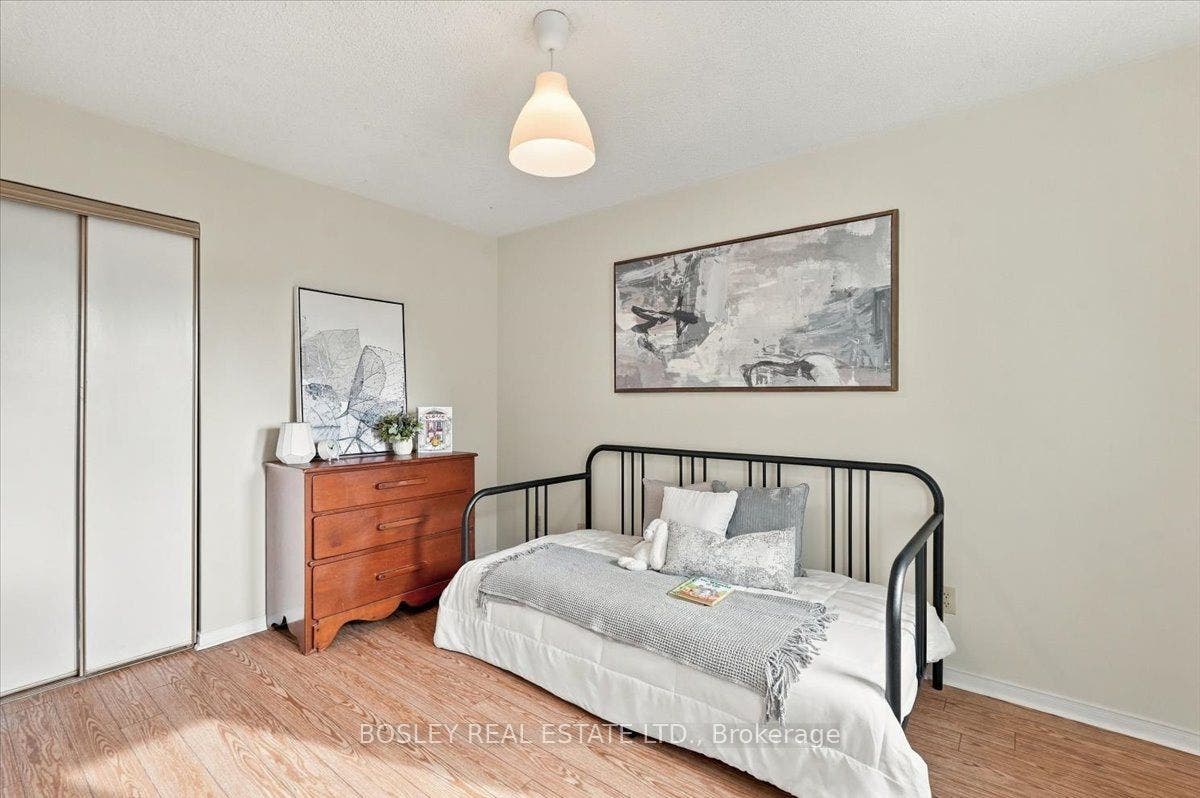 2259 Cottonwood Circle, Pickering, Durham ON L1X 2P9