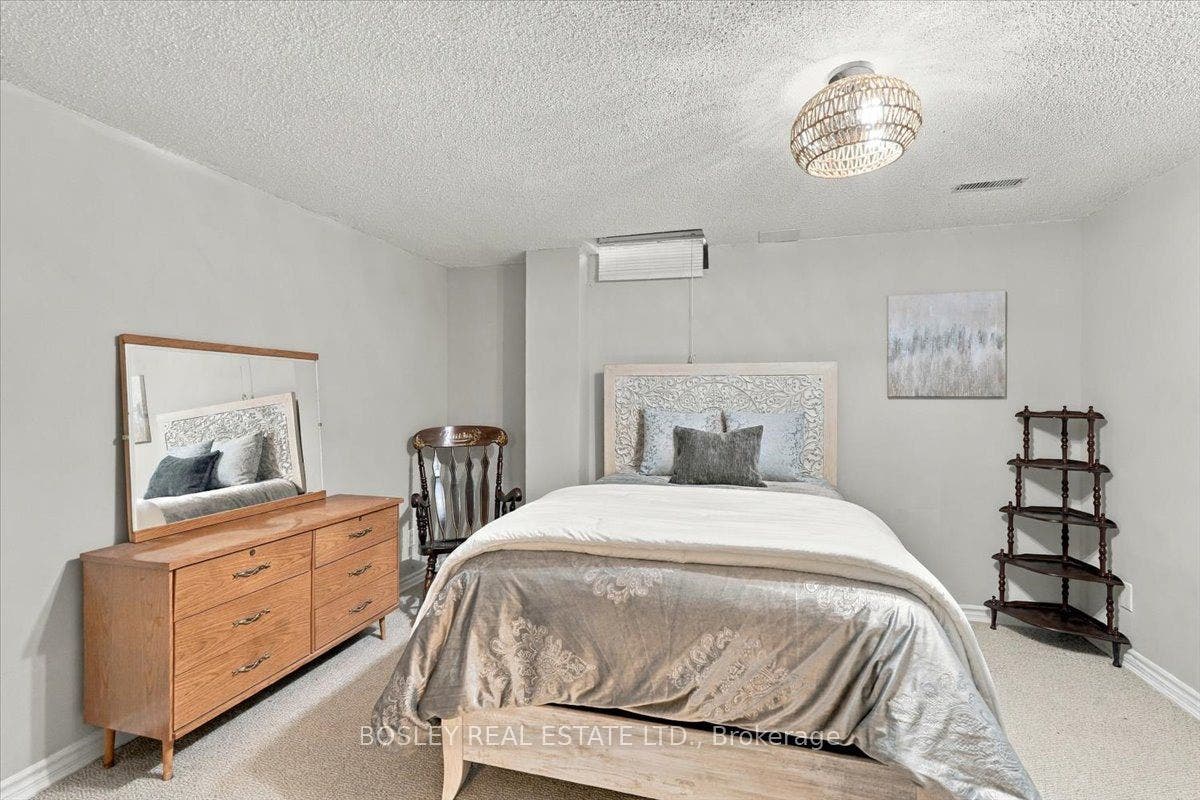 2259 Cottonwood Circle, Pickering, Durham ON L1X 2P9