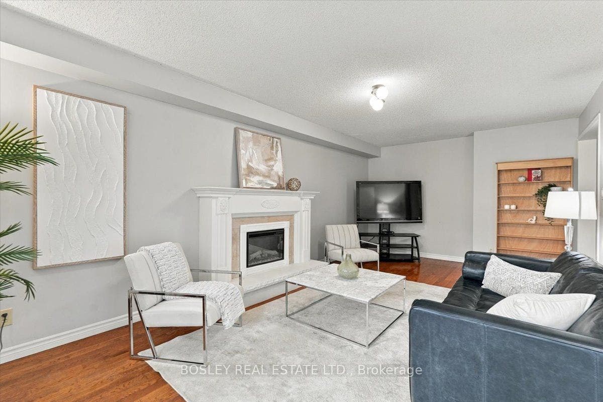2259 Cottonwood Circle, Pickering, Durham ON L1X 2P9