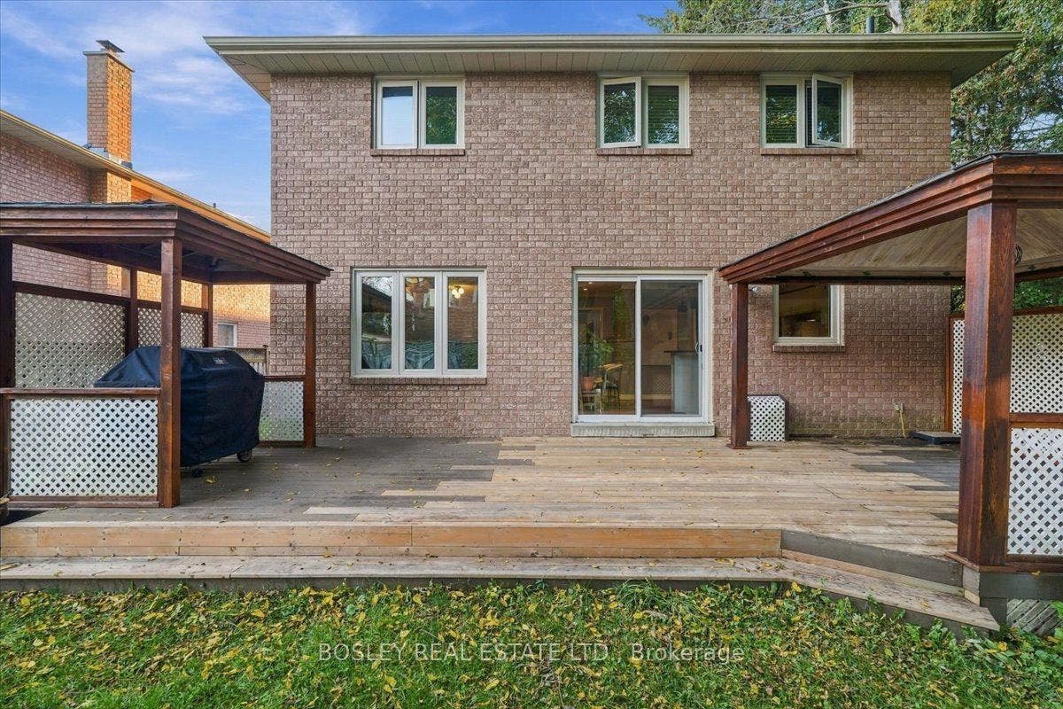 2259 Cottonwood Circle, Pickering, Durham ON L1X 2P9