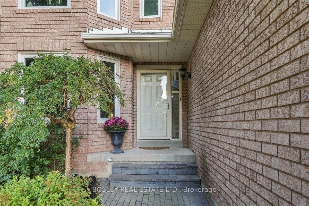 2259 Cottonwood Circle, Pickering, Durham ON L1X 2P9