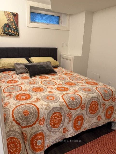 18 Pape Avenue, #basement, Toronto E, Toronto ON M4M 2V6 Queen bed with lines included