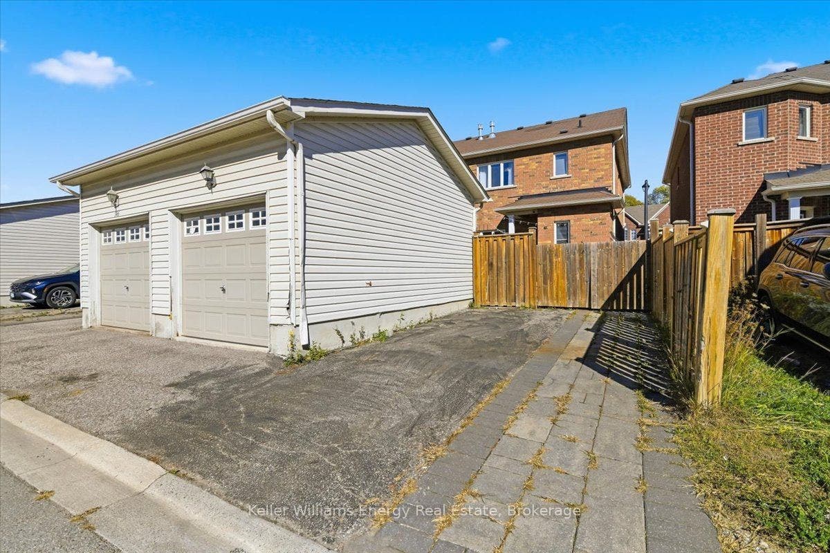 2464 Earl Grey Avenue, Pickering, Durham ON L1X 0B9