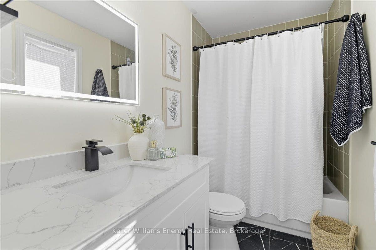 2464 Earl Grey Avenue, Pickering, Durham ON L1X 0B9
