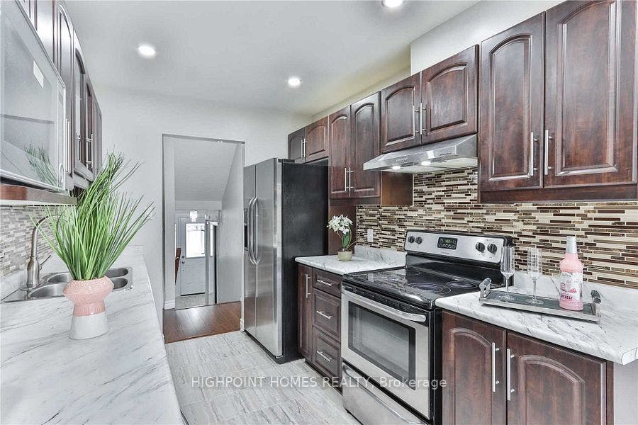 50 Verne Crescent, #49, Toronto E11, Toronto E, Toronto ON M1B 2X1