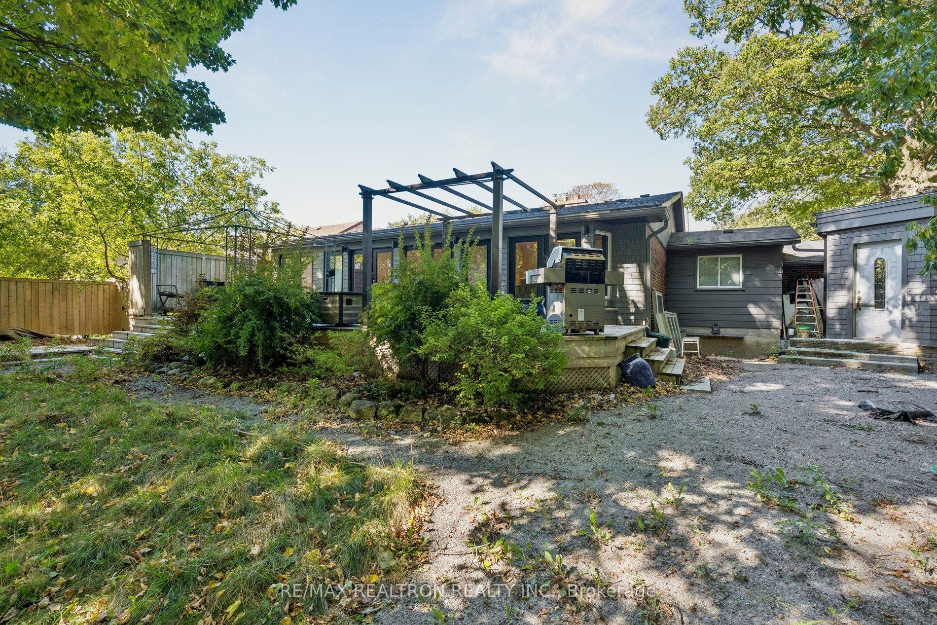 99 Midland Avenue, Toronto E, Toronto ON M1N 3Z8 99 Midland Avenue, Toronto E, Toronto ON M1N 3Z8