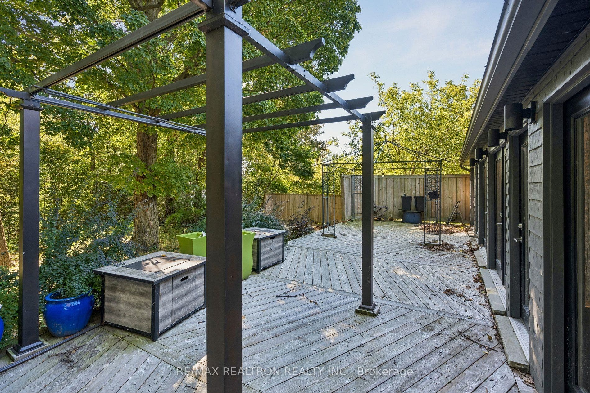 99 Midland Avenue, Toronto E, Toronto ON M1N 3Z8 99 Midland Avenue, Toronto E, Toronto ON M1N 3Z8